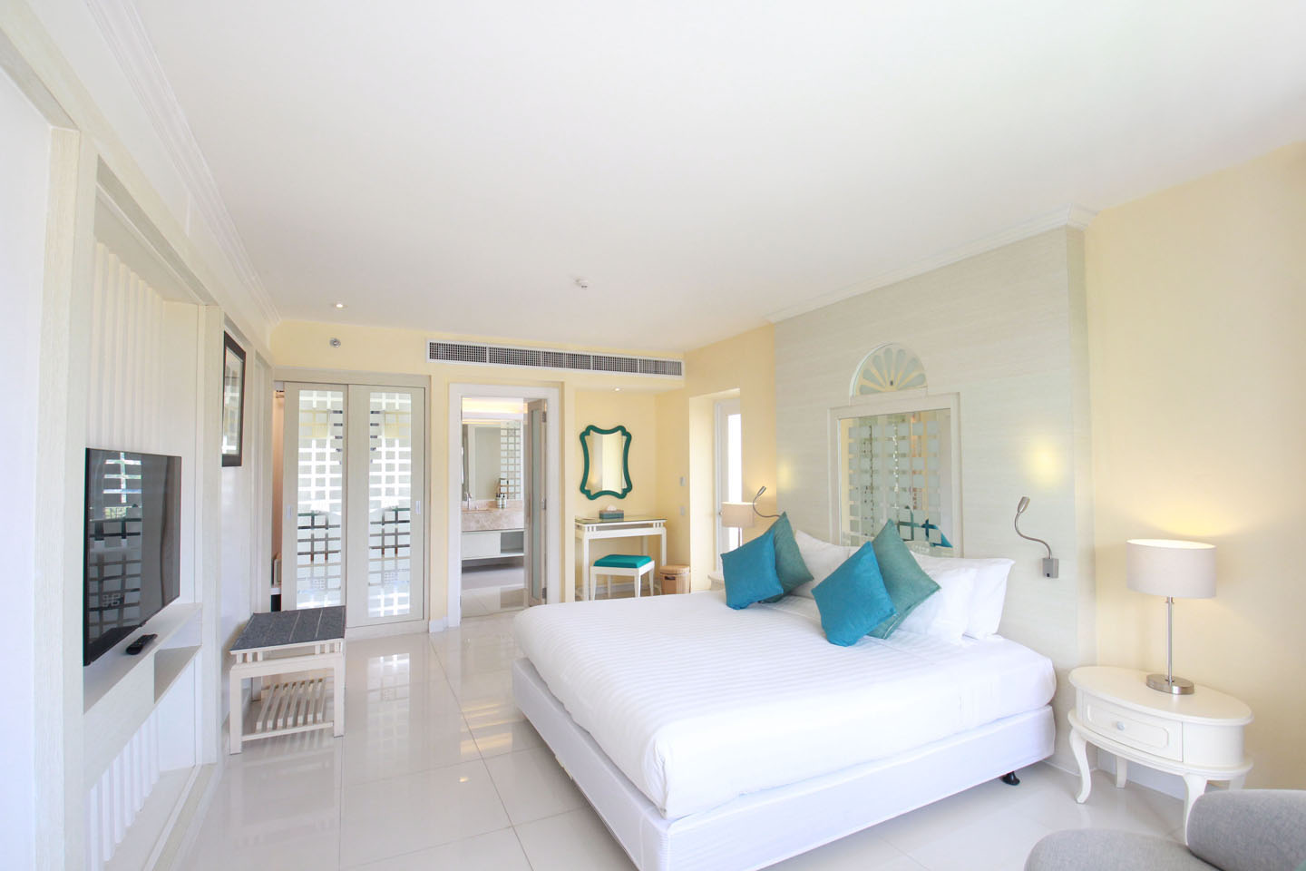 Embrace Suite 8